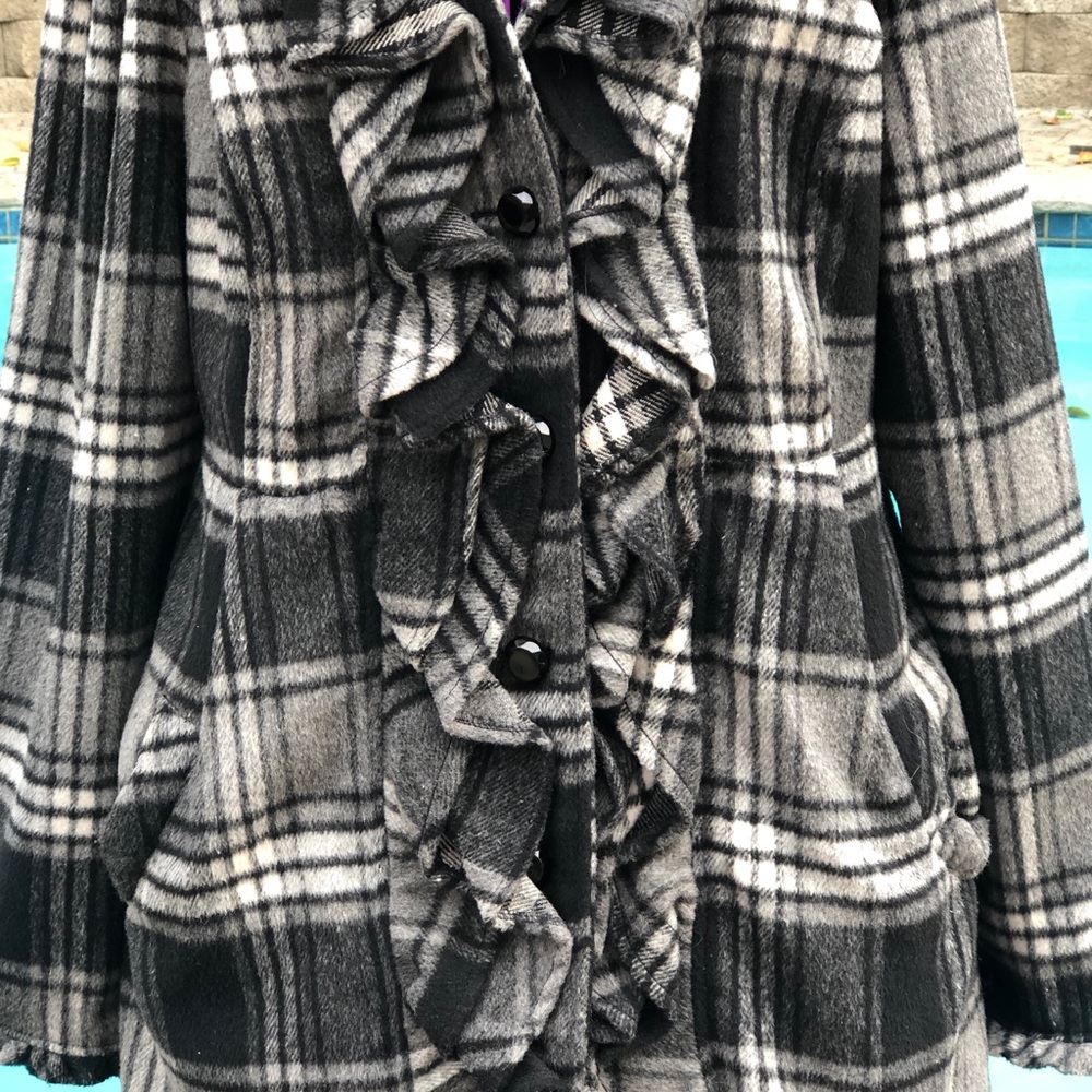 Beautiful Winter Coat💕 - Picture 3 of 11